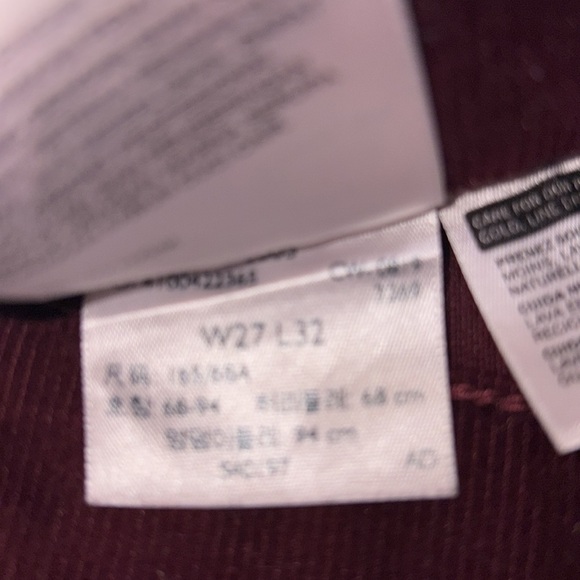 Levi’s Ribcage Flare Corduroy Button Fly Jeans Size 27 Burgundy - Picture 15 of 16